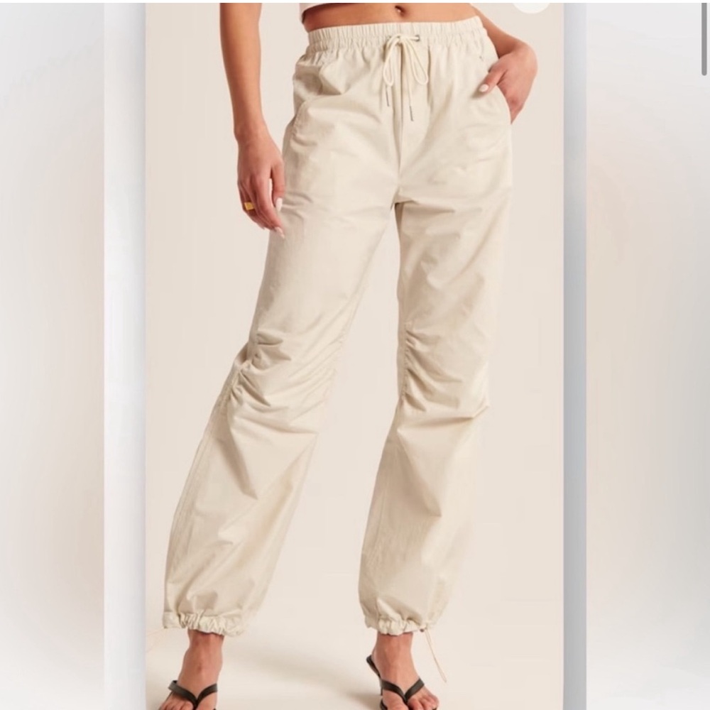Abercrombie and Fitch Parachute pants size xs short
